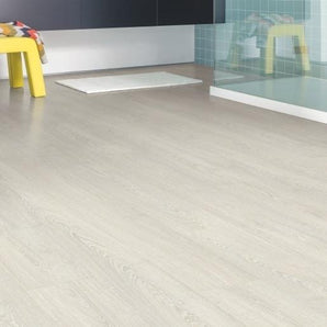 Patina Classic Oak Light 8mm Quick-Step Impressive Laminate Flooring  IM3559