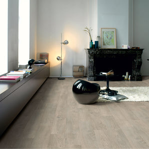 Quick Step Classic Old Oak Light Grey 8mm Laminate Flooring CLM1405
