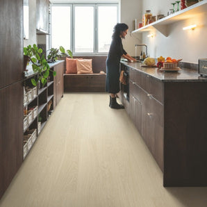 Quick Step Alpha Bloom Pure Oak Polar LVT Flooring AVMPU40099 - SAMPLE